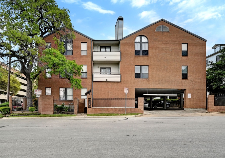 2905 Swisher Street 203, Austin, TX 78705, Presented by Kelli